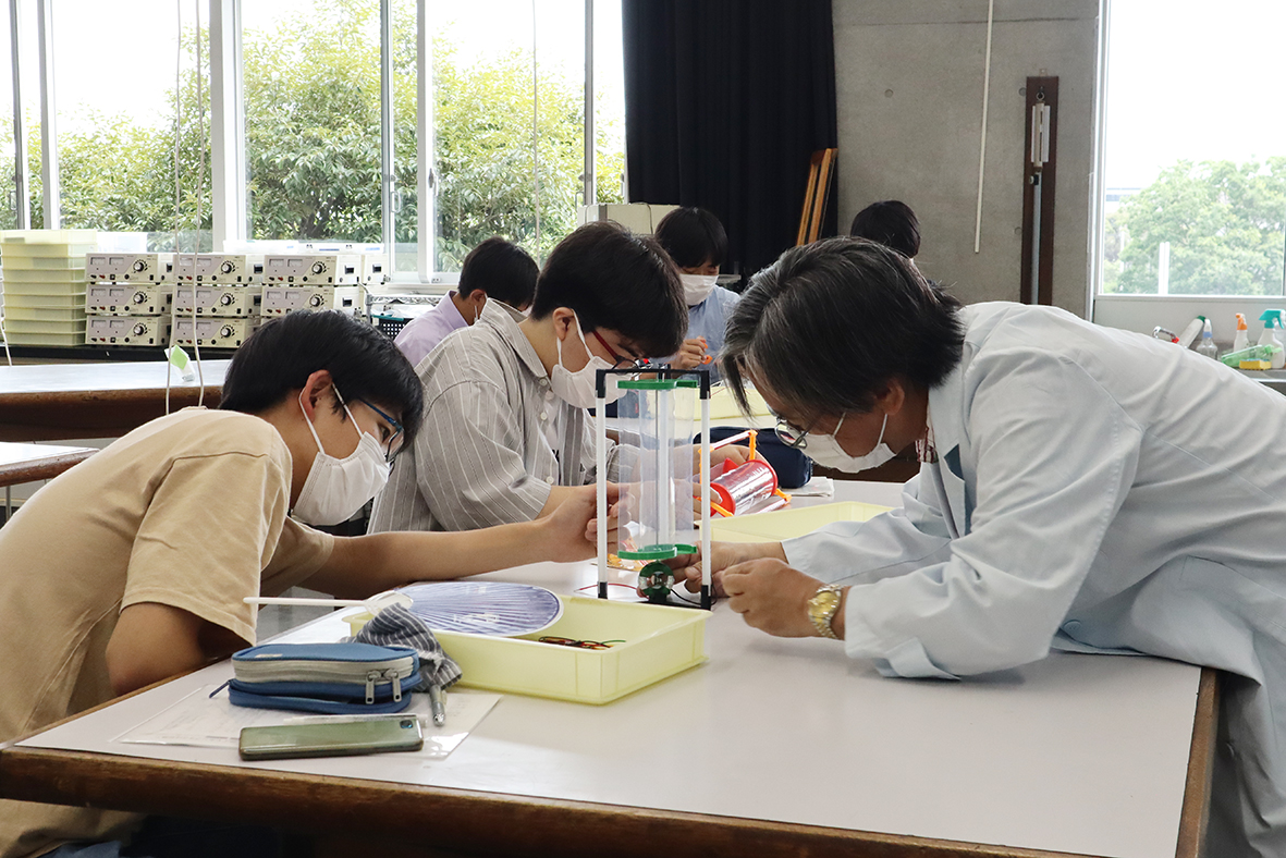 東京理科大学教授による出張授業で風力発電について探究しました